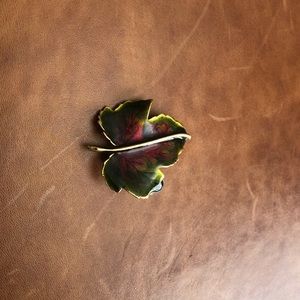 Maple leaf Brooch